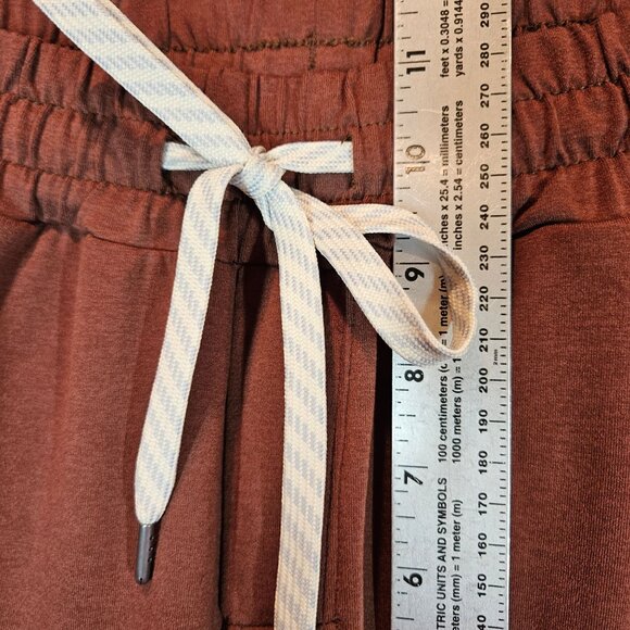 Vuori Mens Brown Jogger Sweatpants With Drawstring Waist & Zipper Pockets - Picture 4 of 13